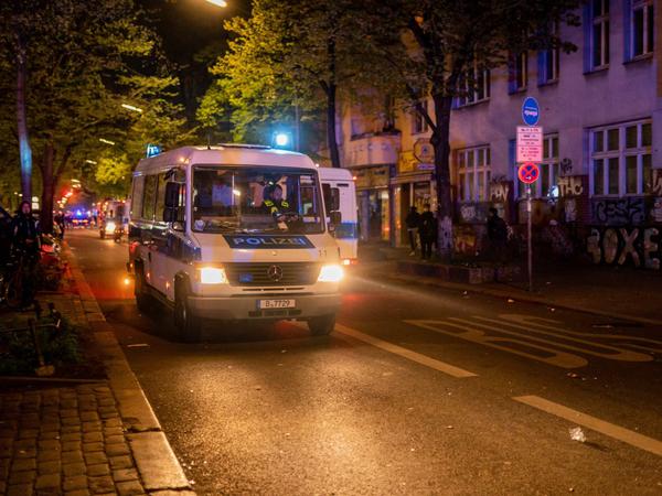 Polizei am Samstagabend in Neukölln.