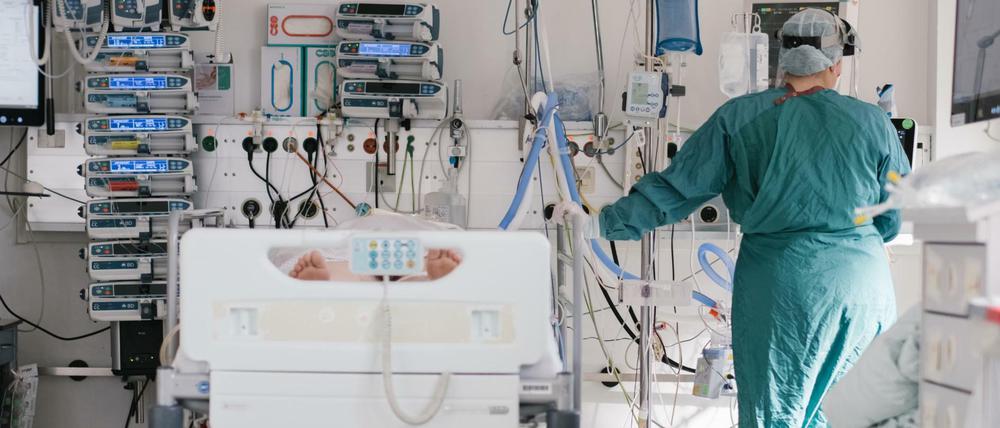 Noch sterben viele Corona-Intensivpatienten. Das soll sich in den kommenden Wochen allerdings ändern.