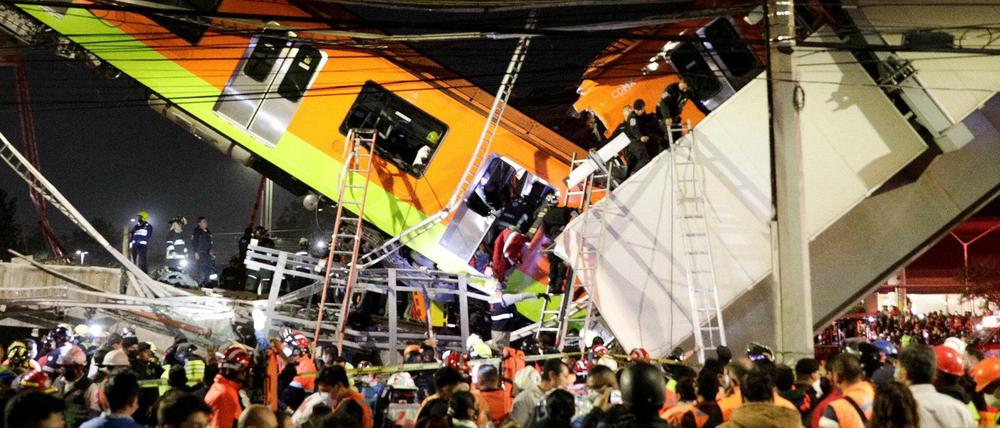 In Mexiko-Stadt ist eine U-Bahn-Brücke eingestürzt.