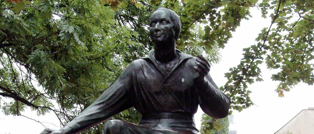 Auch in Berlin ist der Dichter präsent: das Heinrich-Heine Denkmal im Weinbergspark.