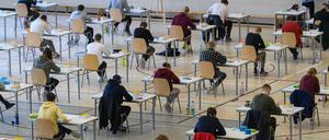 Wegen des Diebstahls mussten dem gesamten Jahrgang Ersatzaufgaben gestellt werden.