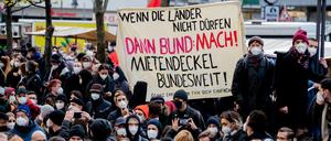 Gegen den Beschluss des Bundesverfassungsgerichts zum Mietendeckel in Berlin wurde demonstriert.