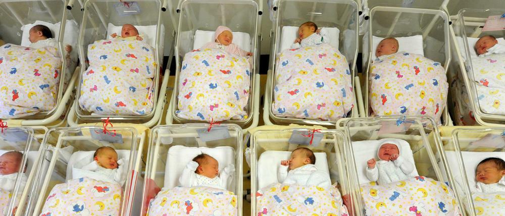 Die per Kaiserschnitt entbundenen Babys sind wohlauf (Symbolbild).