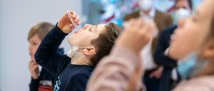 Dier Berliner CDU wünscht sich Testzentren an Schulen statt Selbsttesten im Klassenzimmer.