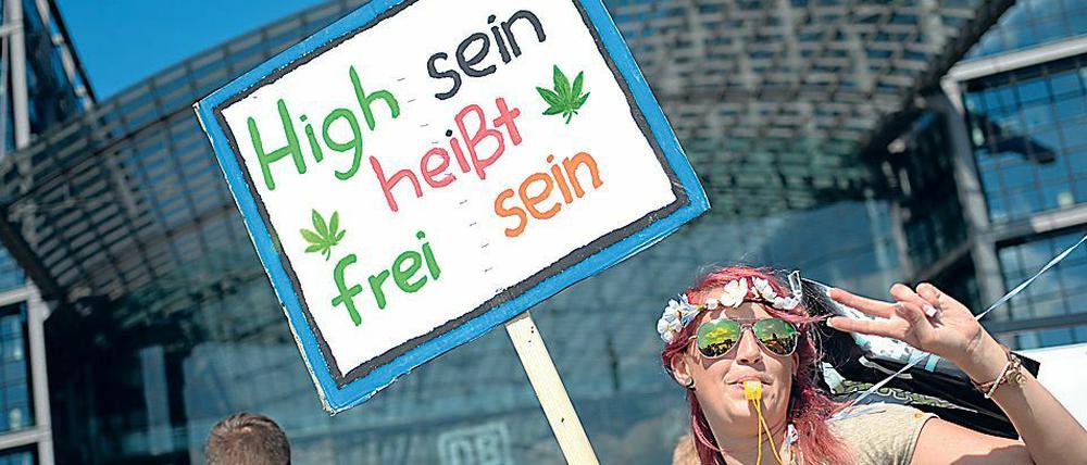 Bedeutet der straffreie Zug am Joint wirklich Freiheit? Und sollte die mitbestimmen, wer ab September im Bundestag sitzt?