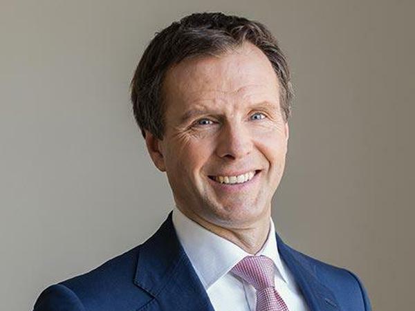 Benedikt Wolfers zweifelt die Rechtmäßigkeit der Initiative zur Vergesellschaftung an.