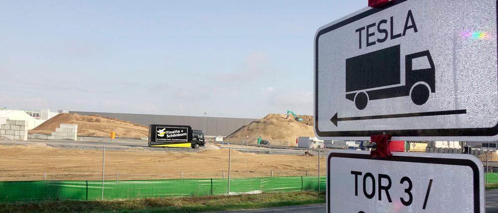 Tor 3 führt nicht zum Zonk, sondern zur künftigen Tesla-Fabrik in Grünheide.