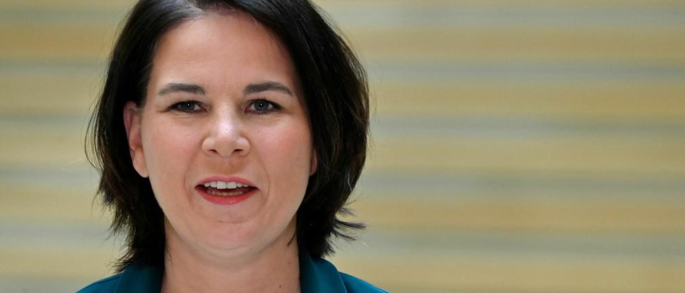 Das Ausland ist neugierig auf die junge Grünen-Politikerin, die deutsche Kanzlerin werden will: Annalena Baerbock.