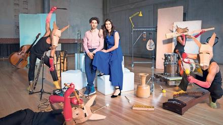 Cymin Samawatie und Ketan Bhatti haben das „Trickster Orchestra“ gegründet.