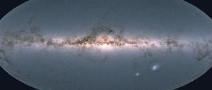 Astronomen sehen mittlerweile durch Satellitenschwärme ihre Arbeit erschwert.