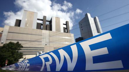 Das RWE-Braunkohlekraftwerk Niederaußem. Auch RWE lügt nach Ansicht der Deutschen Umwelthilfe bei Angaben zur Umweltfreundlichkeit.