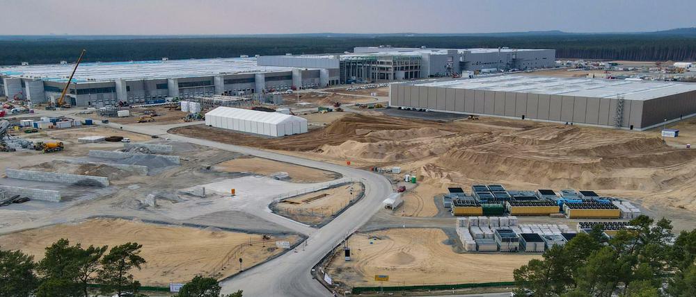 Brandenburg, Grünheide: Das Baugelände der Tesla Gigafactory östlich von Berlin.