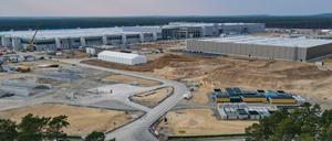 Brandenburg, Grünheide: Das Baugelände der Tesla Gigafactory östlich von Berlin. 