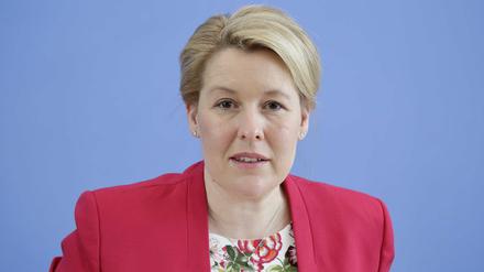 Ihren Doktortitel führt Familienministerin Franziska Giffey (hier diese Woche vor der Bundespressekonferenz) selbst nicht mehr.