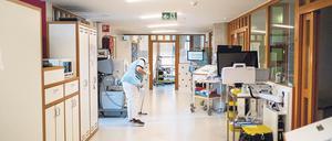 Dienstleister für das Gesundheitswesen. Dazu  Dussmann hat ein österreichisches Unternehmen erworben.