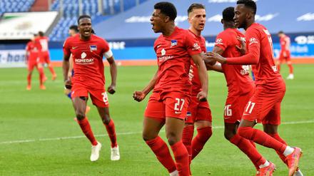 Der Siegtorschütze: Jessic Ngankam (vorn) jubelt über das 2:1.