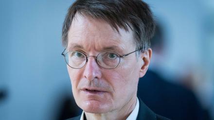 SPD-Gesundheitsexperte Karl Lauterbach sieht die indische Variante den Öffnungen in Deutschland nicht im Wege.