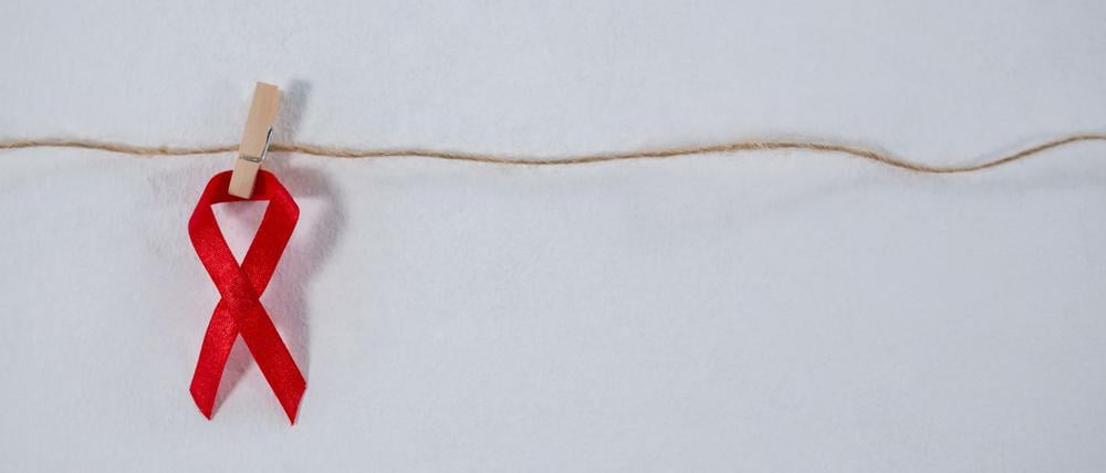 Die Deutsche Aidshilfe will mit der Initiative #positivarbeiten zur Entstigmatisierung von Menschen mit HIV beitragen.