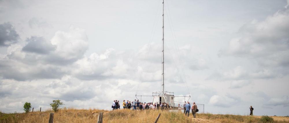 Brandenburg, ein weites Feld: Nun mit einem Funkmast mehr.