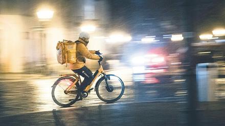 Mehr Rechte. Fordern die Sachverständigen für Scheinselbstständige wie Paketboten und Lieferdienste. 