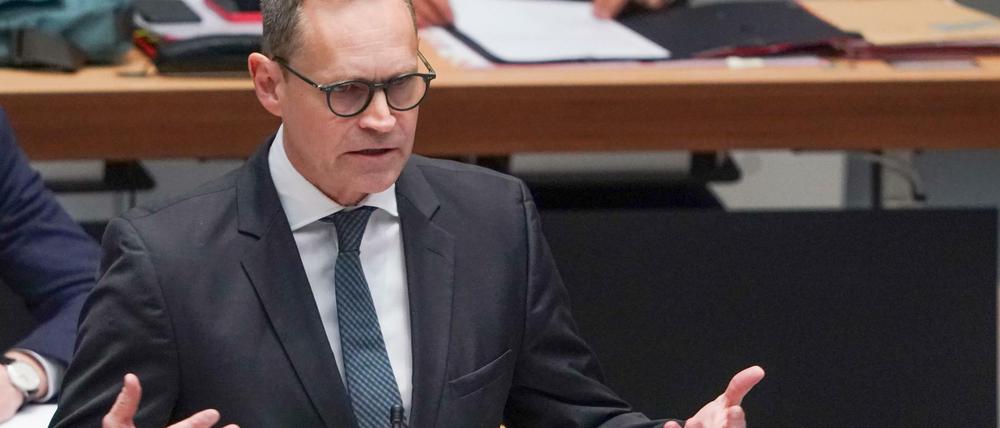 Michael Müller (SPD), Regierender Bürgermeister, verurteilt den gewaltvollen Protest vom Samstag.