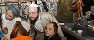 Einsturz einer Synagoge in Jerusalem: Helfer kümmern sich um Verletzte