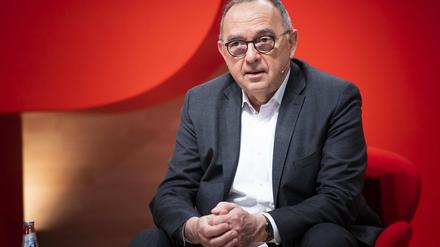 SPD-Ko-Parteichef Norbert Walter-Borjans ist für einen restriktiven Kurs bei Rüstungsexporten. Bei Israel macht er eine Ausnahme, will aber eine Gegenleistung.