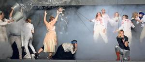 Revolutionäre Stimmung. Szene aus Armin Petras’ Inszenierung „Dantons Tod“ am Düsseldorfer Schauspielhaus.