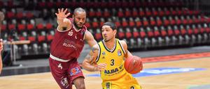 Nächster Versuch. Albas Spielmacher Peyton Siva (rechts, hier gegen den Chemnitzer Virgil Matthews) geht selbstbewusst in das Pokal-Wochenende in München.