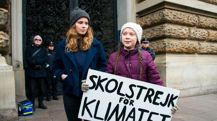 Luisa Neubauer (l) und Greta Thunberg in Hamburg.