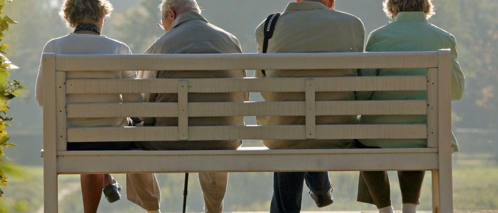 Mehr Geld im Alter? Senioren hoffen darauf, weniger Steuern zahlen zu müssen.