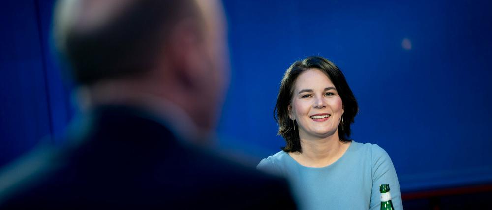 "Mit Respekt miteinander umgehen" - an dieses Versprechen von Annalena Baerbock hielt sich im Polittalk auch Olaf Scholz.
