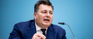 Mit Härte gegen Israelfeinde. Innensenator Andreas Geisel und der Runde Tisch gegen Antisemitismus fordern ein Verbot der Terrororganisation PFLP