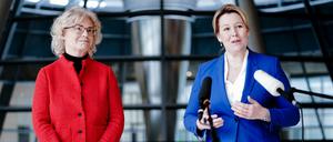 Justizministerin Christine Lambrecht (links) übernimmt nun auch das Amt von Franziska Giffey, die als Familienministerin zurückgetreten war.