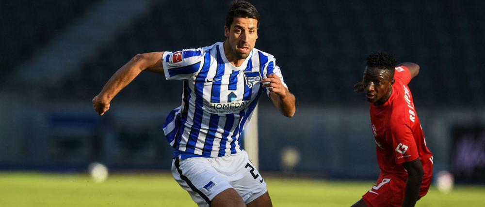 Lichtgestalt im Abstiegskampf. Sami Khedira hat Hertha BSC vor allem neben dem Platz und in der Kabine geholfen.