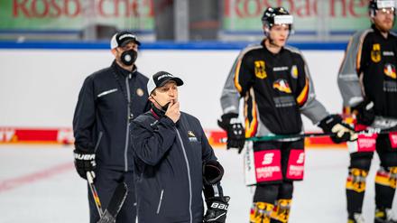 Ville Peltonen ist als Co-Trainer für die Angreifer und das Powerplay verantwortlich.