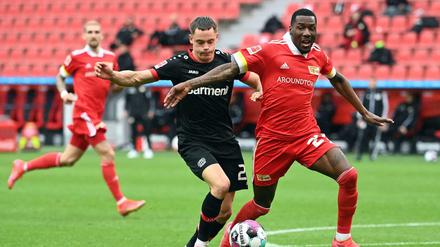 Sheraldo Becker (rechts) gab gegen Leverkusen sein Comeback nach fast viermonatiger Verletzungspause. 