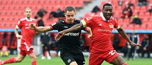 Sheraldo Becker (rechts) gab gegen Leverkusen sein Comeback nach fast viermonatiger Verletzungspause. 