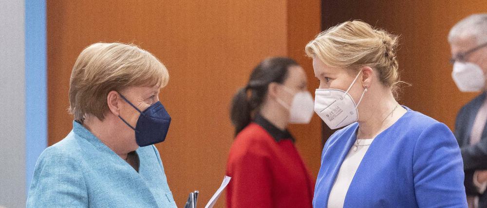 Kanzlerin Angela Merkel bedauert den Rücktritt von Franziska Giffey