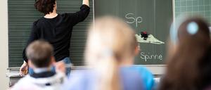 Normalbesetzte Klassenzimmer gab es in Berlin zuletzt im Herbst 2020.