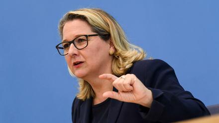 Svenja Schulze hält ein Verbot von Kurzstreckenflügen für falsch.