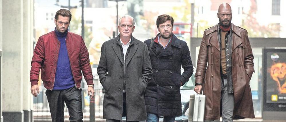 Plötzlich reich?  Die Bande um Alidor Van Praet (Gene Bervoets, zweiter von links) plant einen Millionencoup.