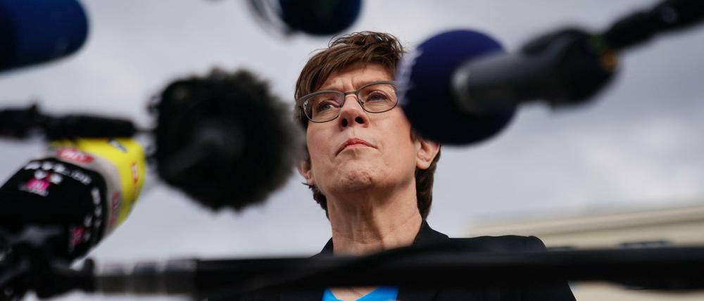 Annegret Kramp-Karrenbauer (CDU), Bundesministerin der Verteidigung, spricht bei einem Pressestatement zum Abzug der Bundeswehr aus Afghanistan. 