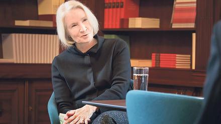 Ein Foto von Barbara Schneider-Kempf in einer Interview-Situation.