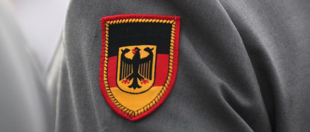 Deutsche Soldaten, die in der Vergangenheit wegen ihrer Homosexualität diskriminiert wurden, werden entschädigt.
