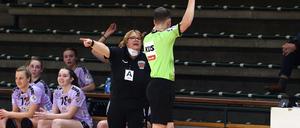 Britta Lorenz beim Spiel der Spreefüxxe. Die Ränge bleiben in dieser Saison leer.