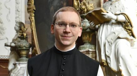 Geistlicher Beistand. Pater Alberich wurde Mönch – und jetzt Priester.
