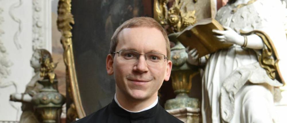 Geistlicher Beistand. Pater Alberich wurde Mönch – und jetzt Priester.