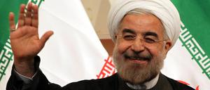 Präsident Hassan Ruhani lächelt freundlich. Doch das Mullah-Regime dirigierte offenbar auch die drei jetzt in Deutschland verbotenen Vereine