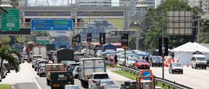 In Kula Lumpur hat es einen schweren Zusammenstoß zweier Stadtbahnen gegeben.